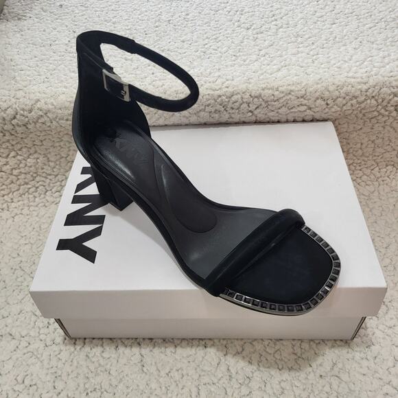 NEW DKNY Women's Wenda Evening Ankle Strap Block Heel Heeled Sandal Black size 6 - Picture 1 of 8